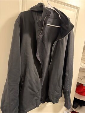 lululemon athletica Men's Lightweight Hooded Jacket - Charcoal Black